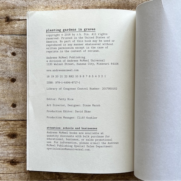 Planting‎ Gardens in Graves Paperback Book - Picture 4 of 5